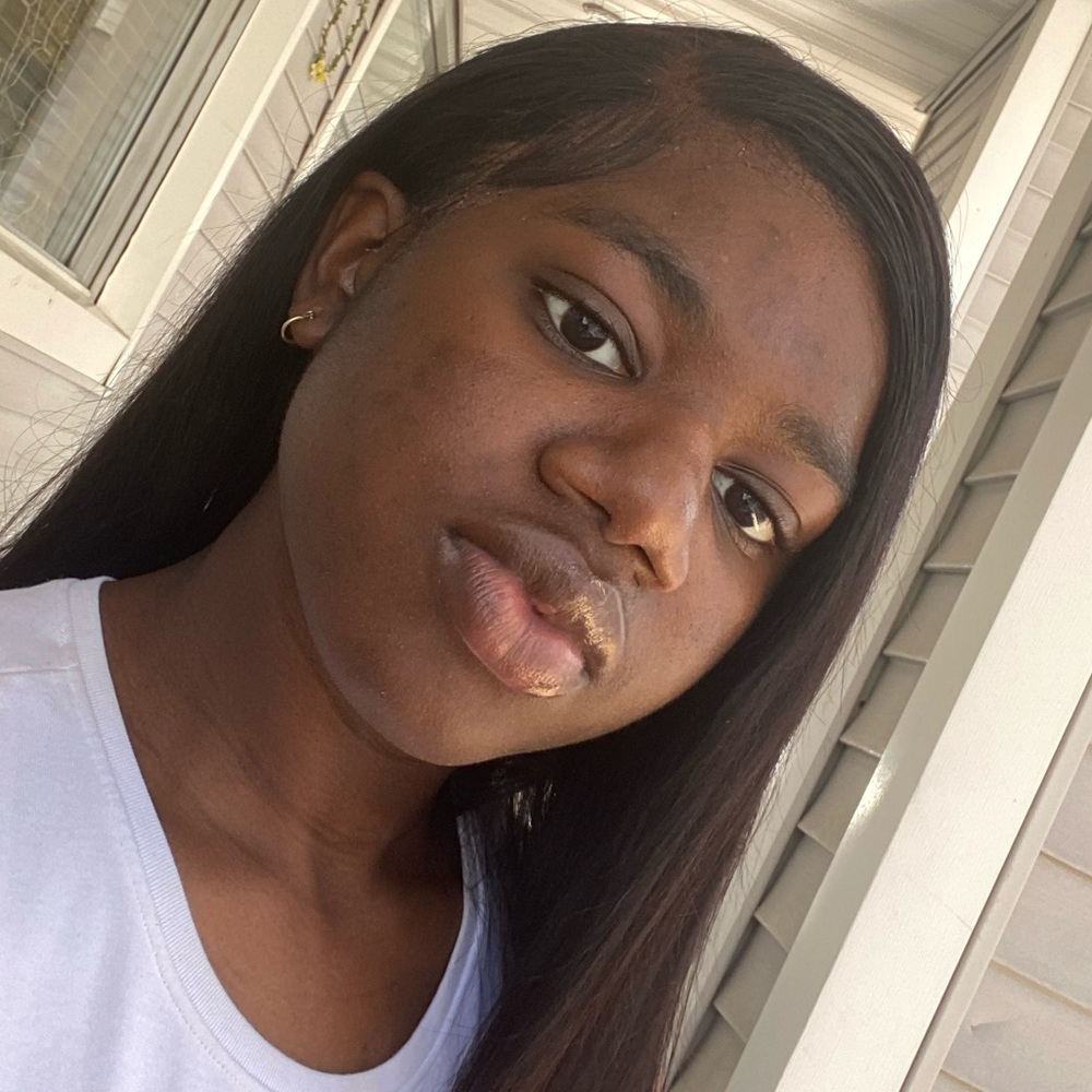 Meet your Posher, Anecia